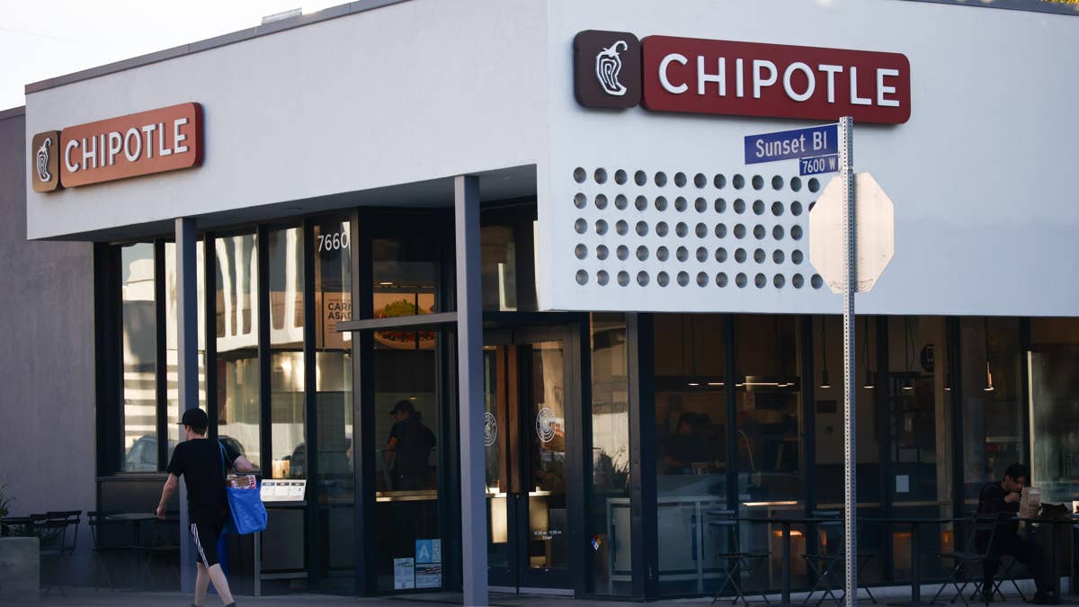 Chipotle takes on Taco Bell with new value play